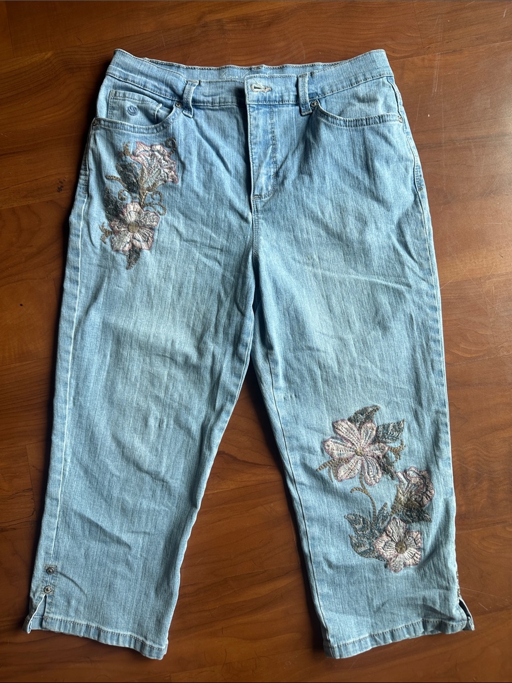 Floral embroidery capris